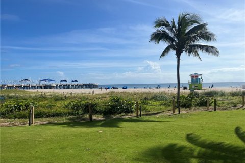 Condominio en venta en Pompano Beach, Florida, 2 dormitorios, 133.78 m2 № 1964208 - foto 30