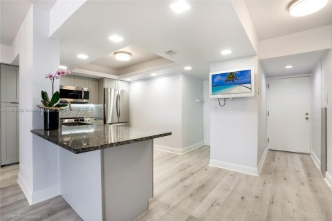 Condominio en venta en Pompano Beach, Florida, 2 dormitorios, 133.78 m2 № 1964208 - foto 5