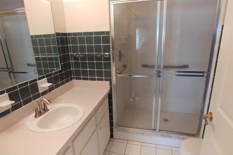 Villa ou maison à louer à Ocala, Floride: 2 chambres, 99.03 m2 № 2214235 - photo 6