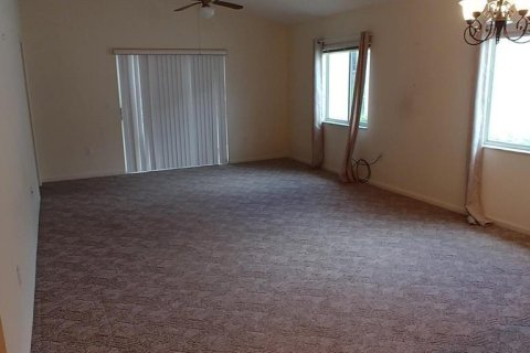Villa ou maison à louer à Ocala, Floride: 2 chambres, 99.03 m2 № 2214235 - photo 3