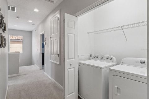 House in Davenport, Florida 5 bedrooms, 227.61 sq.m. № 2391003 - photo 30