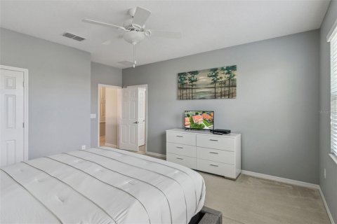 House in Davenport, Florida 5 bedrooms, 227.61 sq.m. № 2391003 - photo 18