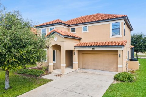 House in Davenport, Florida 5 bedrooms, 227.61 sq.m. № 2391003