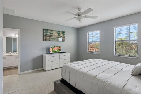 House in Davenport, Florida 5 bedrooms, 227.61 sq.m. № 2391003 - photo 19