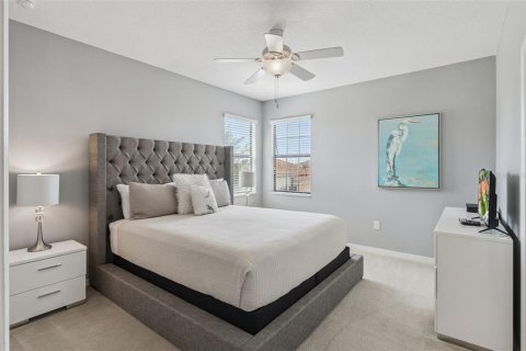House in Davenport, Florida 5 bedrooms, 227.61 sq.m. № 2391003 - photo 16