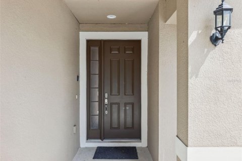 House in Davenport, Florida 5 bedrooms, 227.61 sq.m. № 2391003 - photo 3