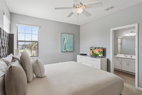 House in Davenport, Florida 5 bedrooms, 227.61 sq.m. № 2391003 - photo 15