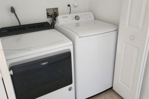 Villa ou maison à louer à Homestead, Floride: 3 chambres, 107.02 m2 № 1973676 - photo 9