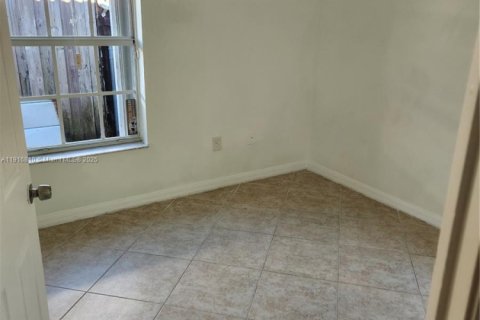 Villa ou maison à louer à Homestead, Floride: 3 chambres, 107.02 m2 № 1973676 - photo 12