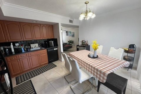 Condo in Miami, Florida, 3 bedrooms  № 2035554 - photo 8