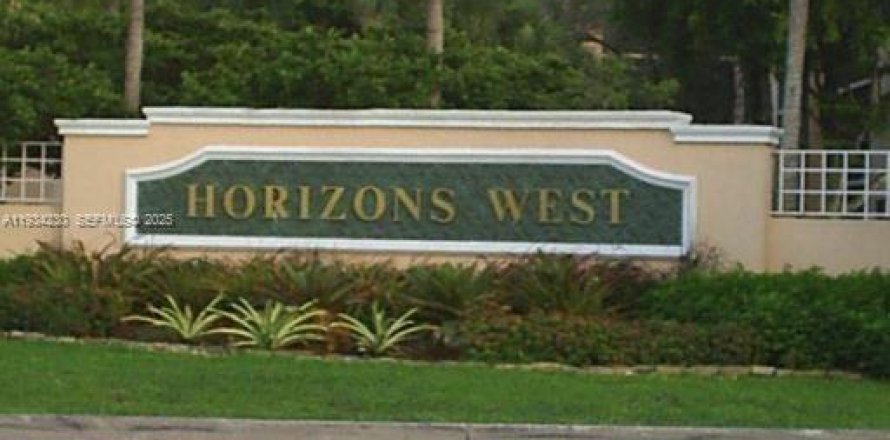 Condo in Miami, Florida, 3 bedrooms  № 2035554