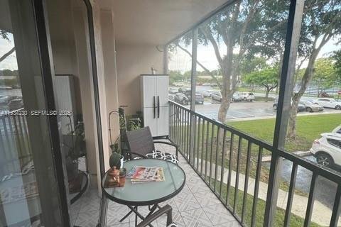 Condo in Miami, Florida, 3 bedrooms  № 2035554 - photo 18