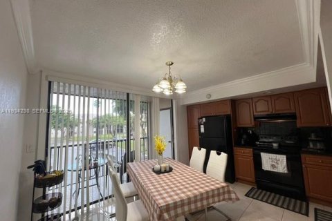 Condo in Miami, Florida, 3 bedrooms  № 2035554 - photo 7
