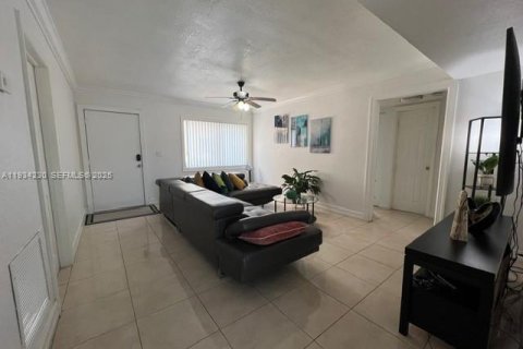 Condo in Miami, Florida, 3 bedrooms  № 2035554 - photo 5