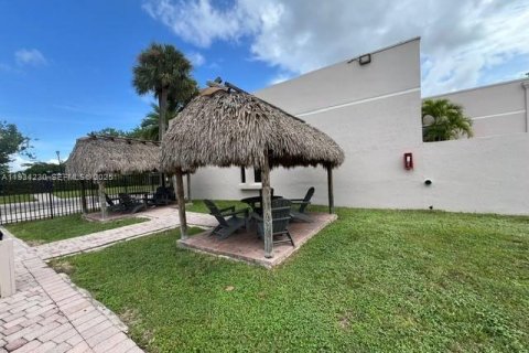 Condo in Miami, Florida, 3 bedrooms  № 2035554 - photo 22