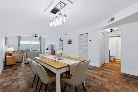 Copropriété à vendre à Saint Petersburg, Floride: 2 chambres, 103.12 m2 № 2409879 - photo 9