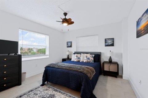 Copropriété à vendre à Saint Petersburg, Floride: 2 chambres, 103.12 m2 № 2409879 - photo 12