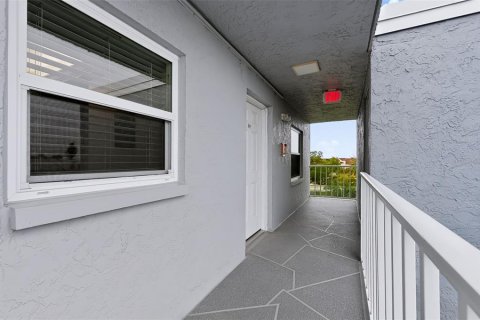 Copropriété à vendre à Saint Petersburg, Floride: 2 chambres, 103.12 m2 № 2409879 - photo 26
