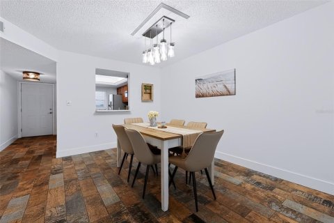 Copropriété à vendre à Saint Petersburg, Floride: 2 chambres, 103.12 m2 № 2409879 - photo 8