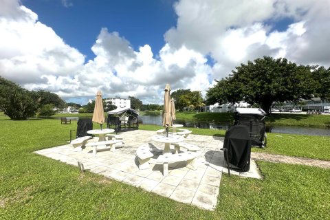 Condo in Deerfield Beach, Florida, 1 bedroom  № 2240115 - photo 26