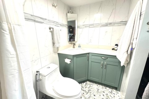 Condo in Deerfield Beach, Florida, 1 bedroom  № 2240115 - photo 18