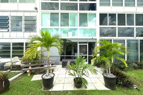 Condo in Deerfield Beach, Florida, 1 bedroom  № 2240115 - photo 24