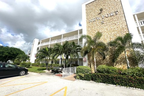Condo in Deerfield Beach, Florida, 1 bedroom  № 2240115 - photo 27