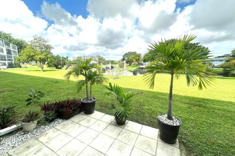 Condo in Deerfield Beach, Florida, 1 bedroom  № 2240115 - photo 25