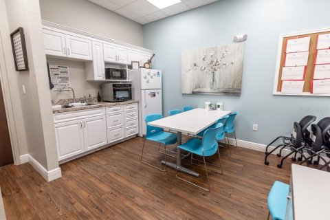 Propiedad comercial en alquiler en Lady Lake, Florida, 344.67 m2 № 1619434 - foto 30