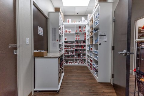 Propiedad comercial en alquiler en Lady Lake, Florida, 344.67 m2 № 1619434 - foto 8