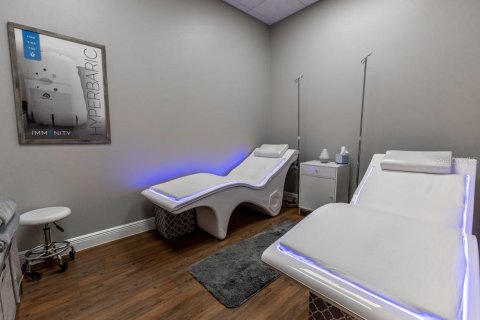 Propiedad comercial en alquiler en Lady Lake, Florida, 344.67 m2 № 1619434 - foto 14