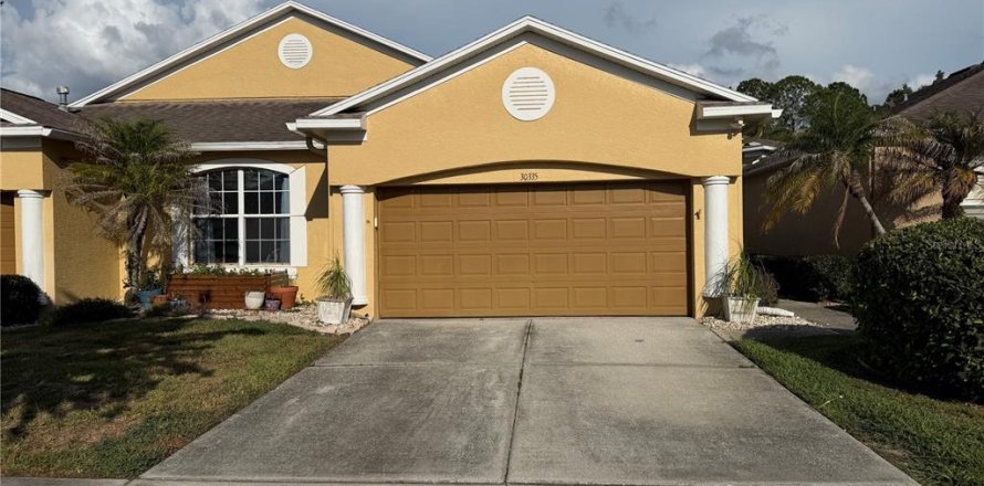 Casa en Wesley Chapel, Florida 3 dormitorios, 190.82 m2 № 2211201