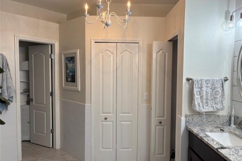 Casa en venta en Wesley Chapel, Florida, 3 dormitorios, 190.82 m2 № 2211201 - foto 16