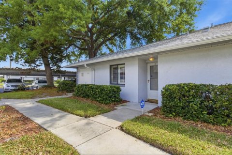 Condo in Clearwater, Florida, 2 bedrooms № 2208454 - photo 2