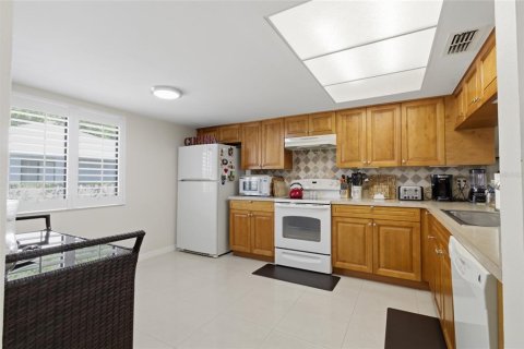 Condo in Clearwater, Florida, 2 bedrooms № 2208454 - photo 8
