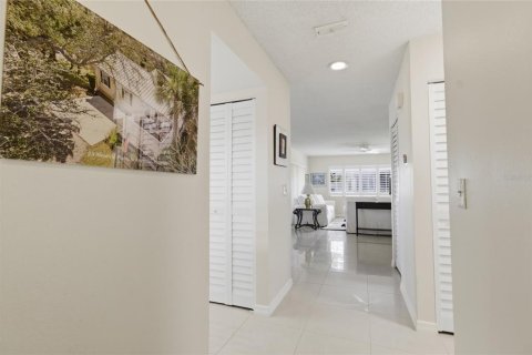 Condo in Clearwater, Florida, 2 bedrooms № 2208454 - photo 9