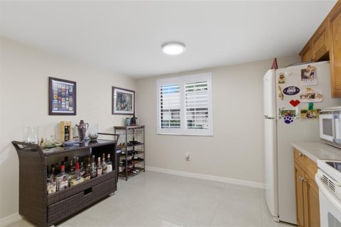 Condo in Clearwater, Florida, 2 bedrooms № 2208454 - photo 11