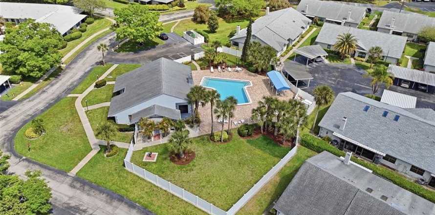 Condo in Clearwater, Florida, 2 bedrooms № 2208454