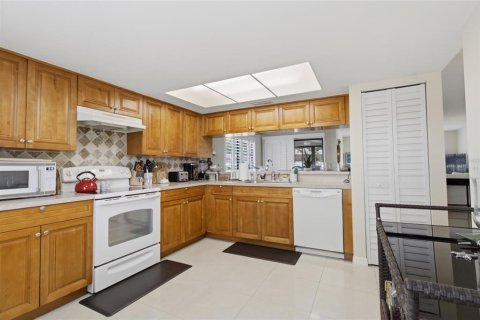 Condo in Clearwater, Florida, 2 bedrooms № 2208454 - photo 4