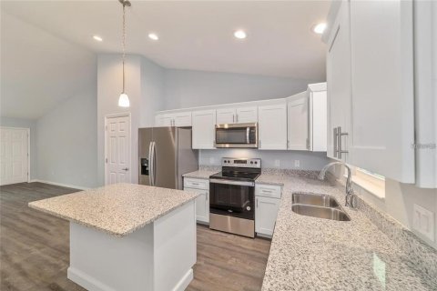 House in Ocala, Florida 3 bedrooms, 132.01 sq.m. № 2098230 - photo 7