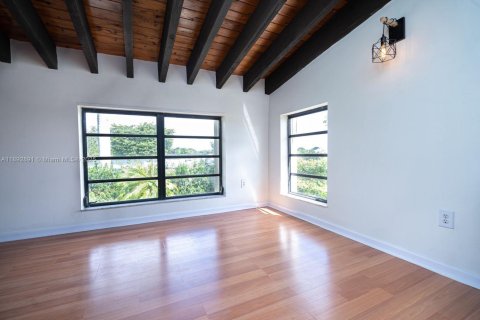 Immobilier commercial à louer à Miami, Floride: 1 chambre, 324.97 m2 № 1945214 - photo 9