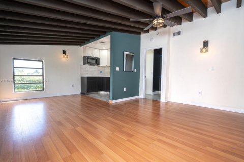 Immobilier commercial à louer à Miami, Floride: 1 chambre, 324.97 m2 № 1945214 - photo 11