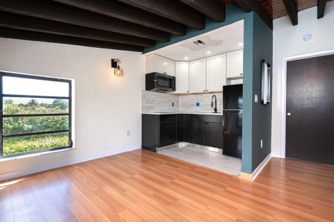 Immobilier commercial à louer à Miami, Floride: 1 chambre, 324.97 m2 № 1945214 - photo 12