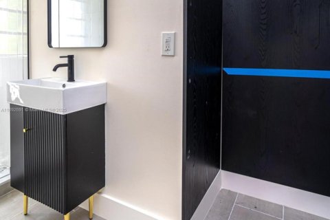 Immobilier commercial à louer à Miami, Floride: 1 chambre, 324.97 m2 № 1945214 - photo 18