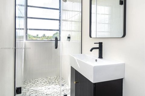 Immobilier commercial à louer à Miami, Floride: 1 chambre, 324.97 m2 № 1945214 - photo 16