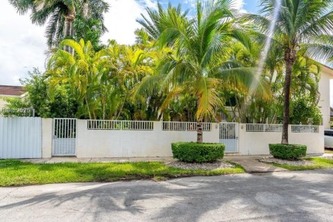 Immobilier commercial à louer à Miami, Floride: 1 chambre, 324.97 m2 № 1945214 - photo 20