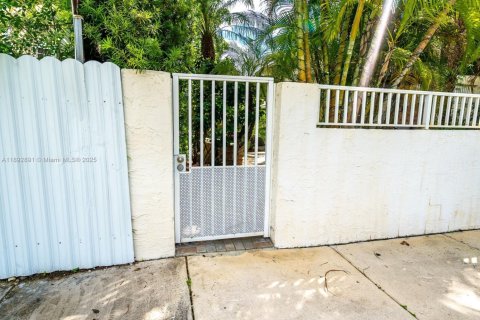 Immobilier commercial à louer à Miami, Floride: 1 chambre, 324.97 m2 № 1945214 - photo 21