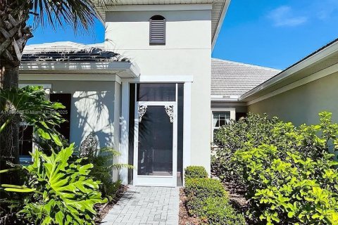 Casa en venta en Cape Coral, Florida, 3 dormitorios, 239.78 m2 № 1942414 - foto 1