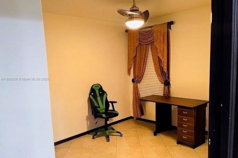 Casa en venta en Cape Coral, Florida, 3 dormitorios, 239.78 m2 № 1942414 - foto 9
