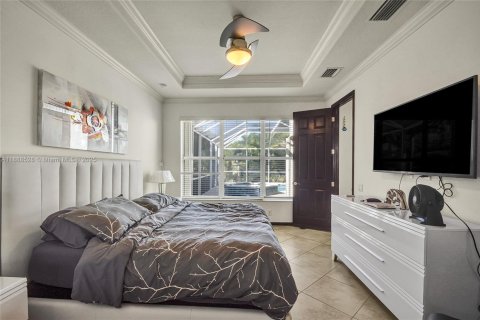 Casa en venta en Cape Coral, Florida, 3 dormitorios, 239.78 m2 № 1942414 - foto 30